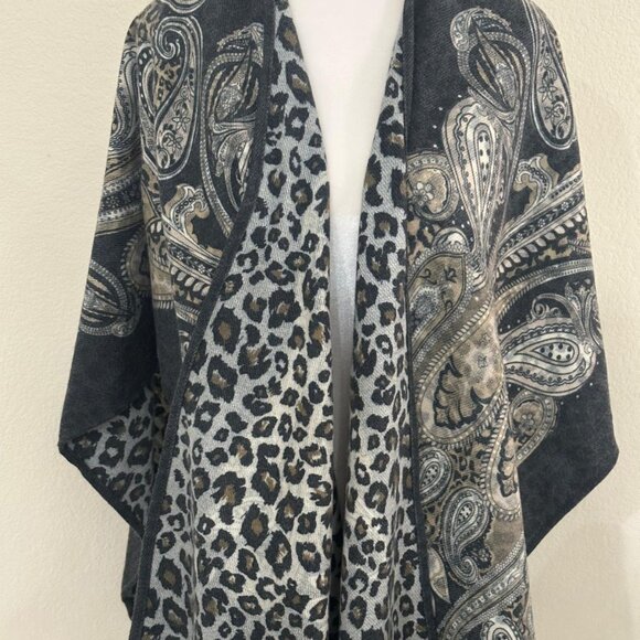 NWT CHICO'S Paisley Leopard Reversible Ruana - Picture 1 of 4